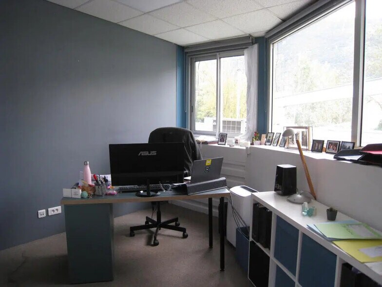 Office in Gémenos for lease - Interior Photo - Image 3 of 5