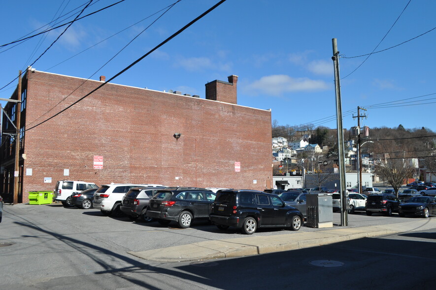 121 Progress Ave, Pottsville, PA for sale - Building Photo - Image 3 of 21