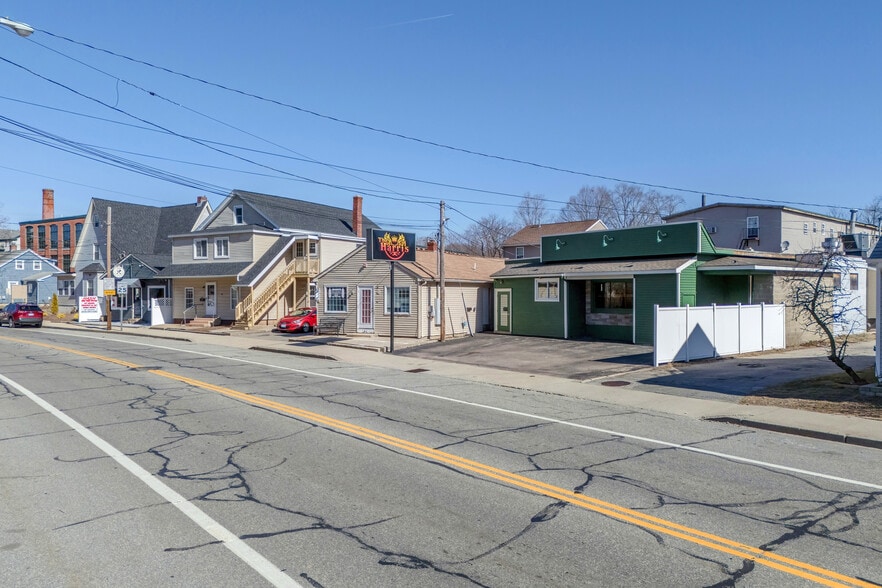 Mixed-use Residential/Commercial portfolio of 4 properties for sale on LoopNet.com - Building Photo - Image 3 of 47