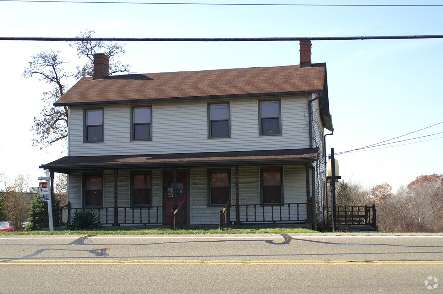 959 Broadhead Rd, Coraopolis, PA for sale - Primary Photo - Image 1 of 1