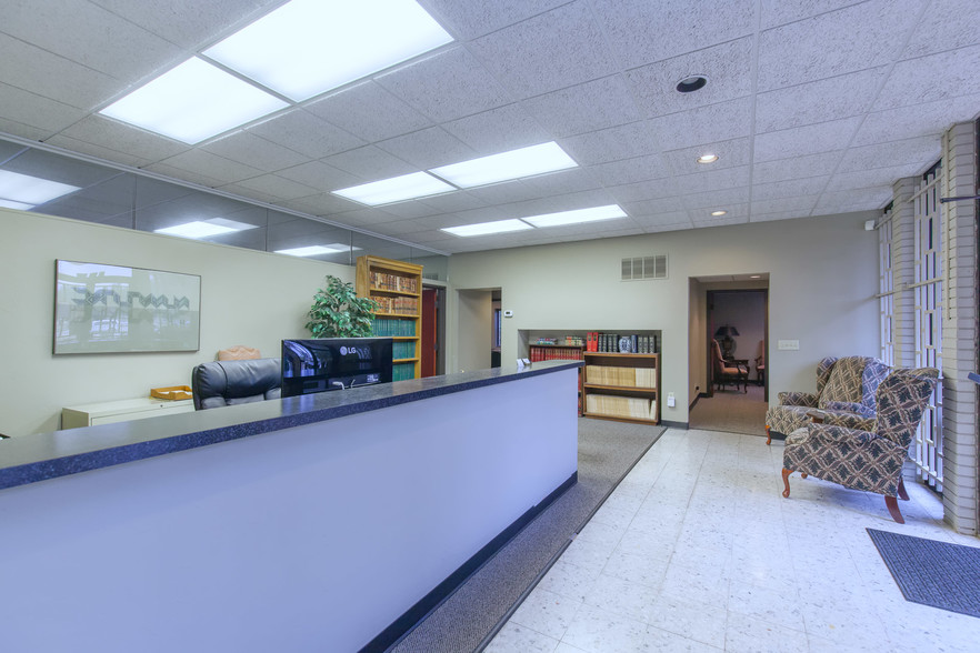 24 NE 53rd St, Oklahoma City, OK for sale - Lobby - Image 3 of 17