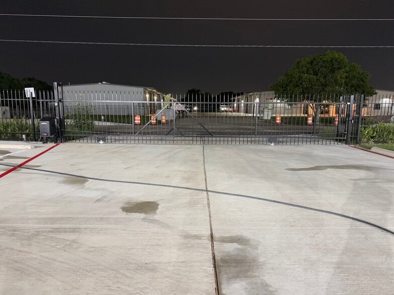 10115 Belknap Rd, Sugar Land, TX for lease - Building Photo - Image 3 of 15