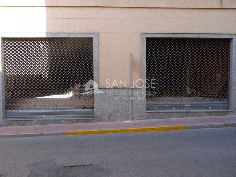 Retail in Alicante for sale - Building Photo - Image 1 of 5