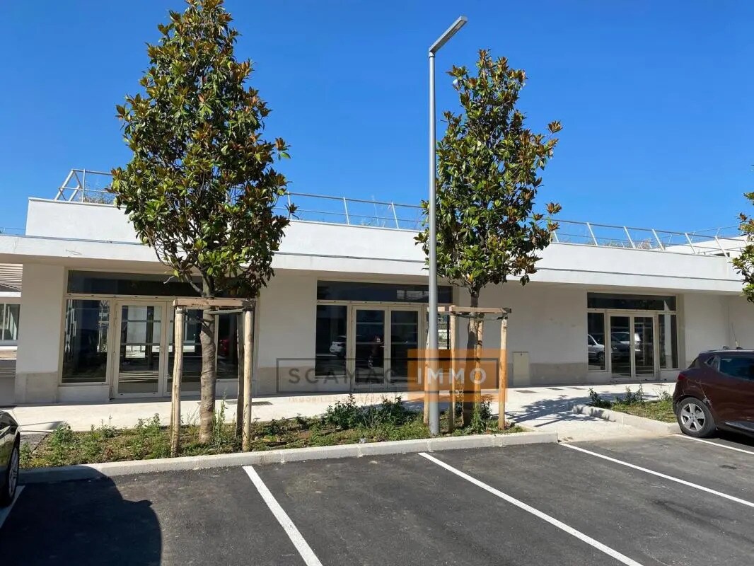 Retail in Hyères for lease Building Photo- Image 1 of 7