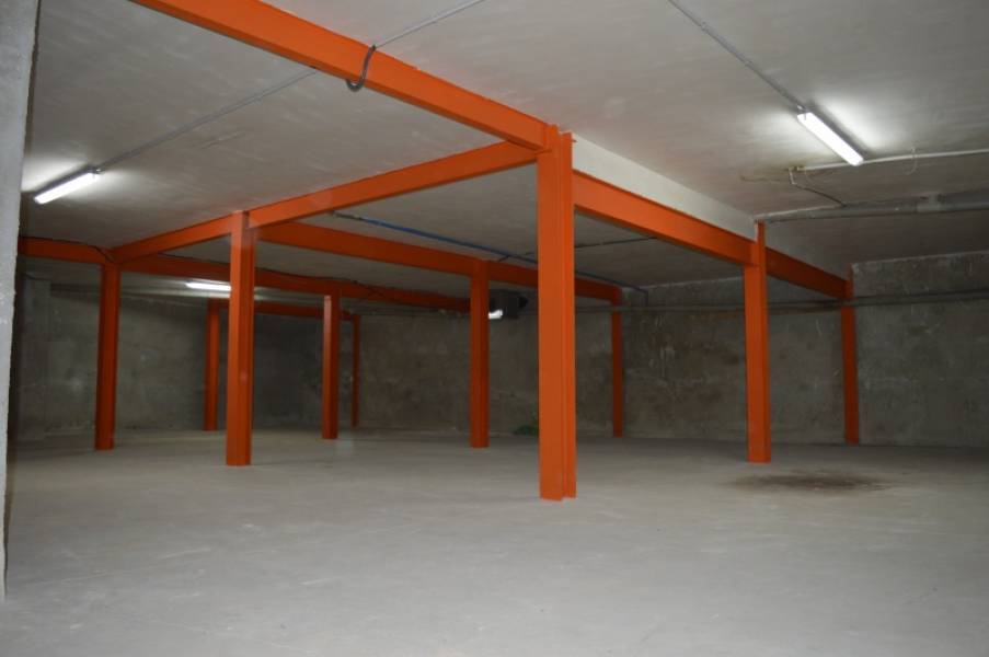Retail in Castellar del Vallès, Barcelona for lease Building Photo- Image 1 of 2