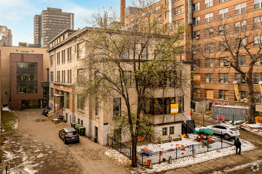 3626 Rue Saint-Urbain, Montréal, QC for sale - Primary Photo - Image 1 of 31