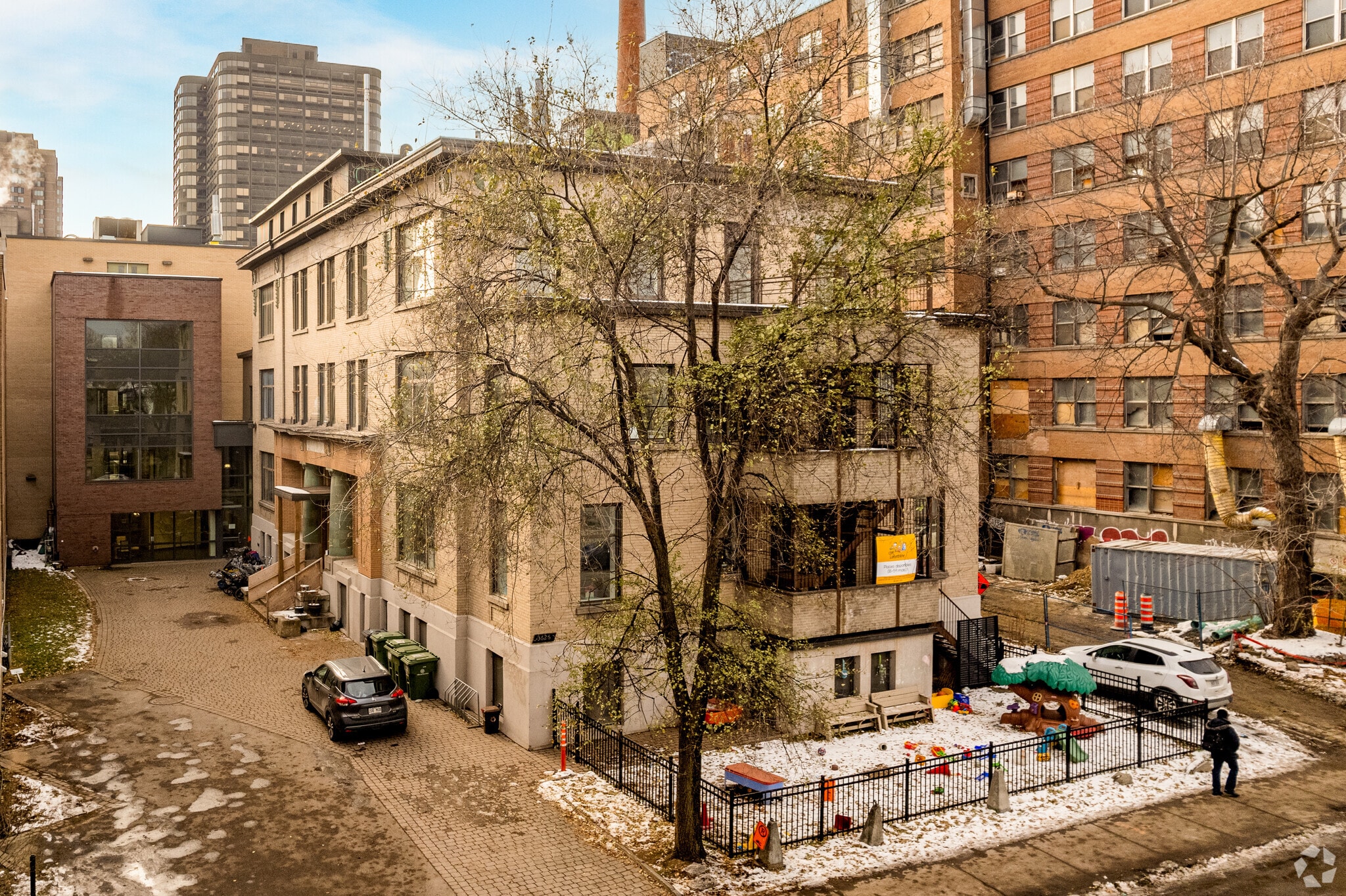 3626 Rue Saint-Urbain, Montréal, QC for sale Building Photo- Image 1 of 1