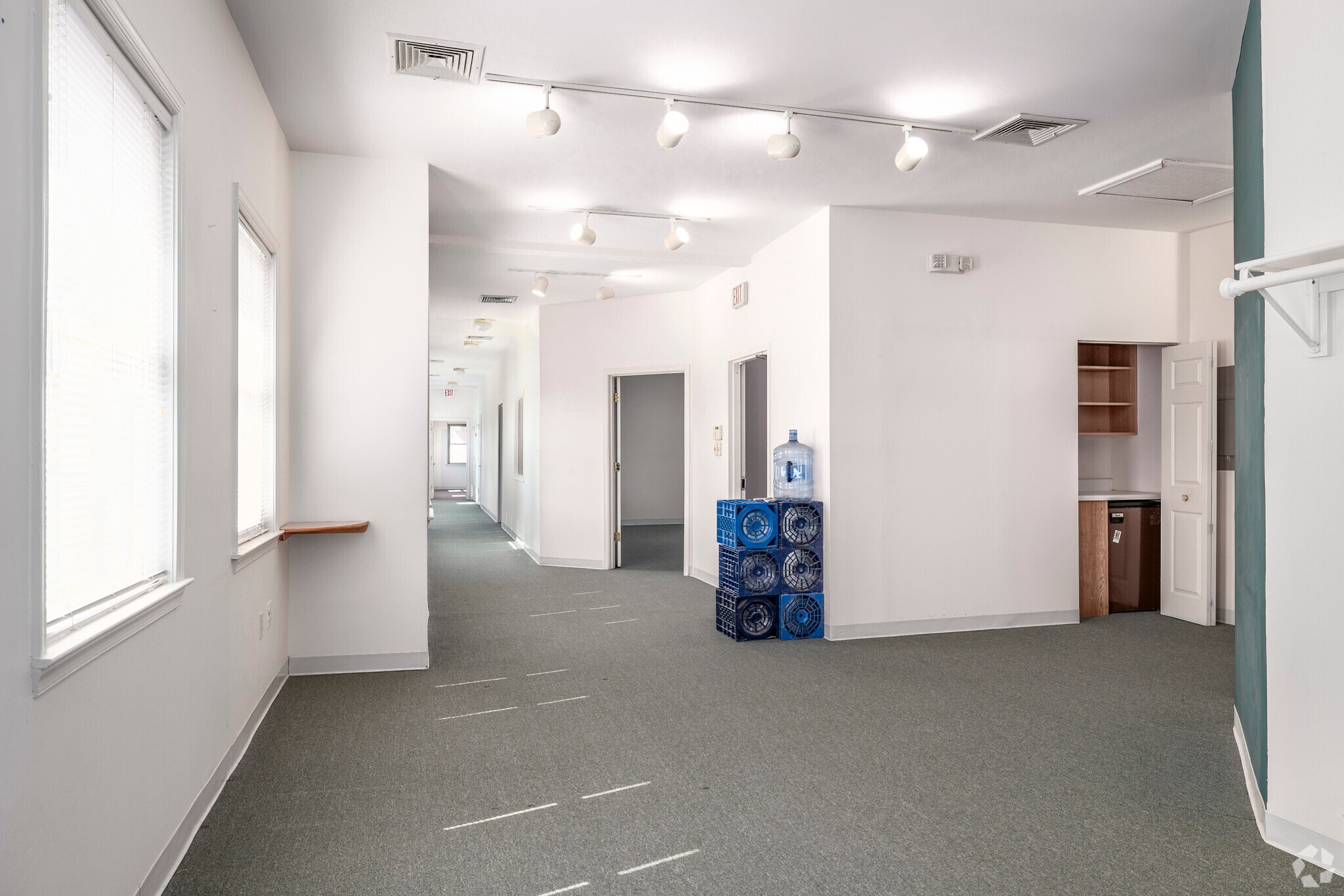 1041 Sterling Rd, Herndon, VA for lease Interior Photo- Image 1 of 4