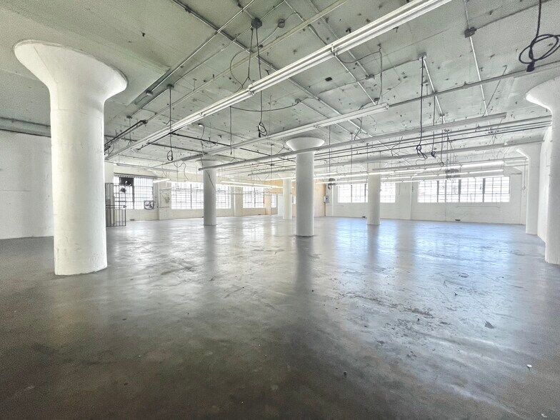 1208 Stanford Ave, Los Angeles, CA for lease - Interior Photo - Image 1 of 23