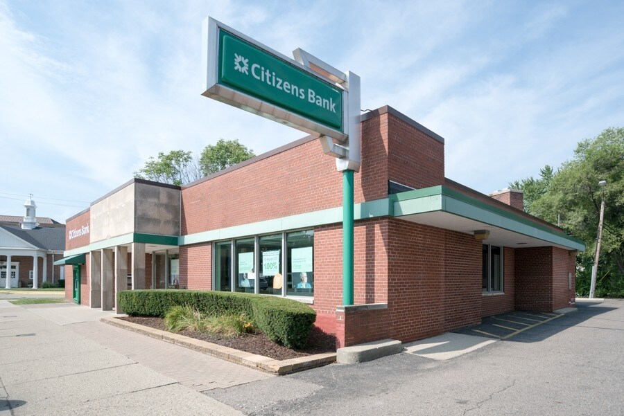 19307 Mack Ave, Grosse Pointe, MI for sale Primary Photo- Image 1 of 1