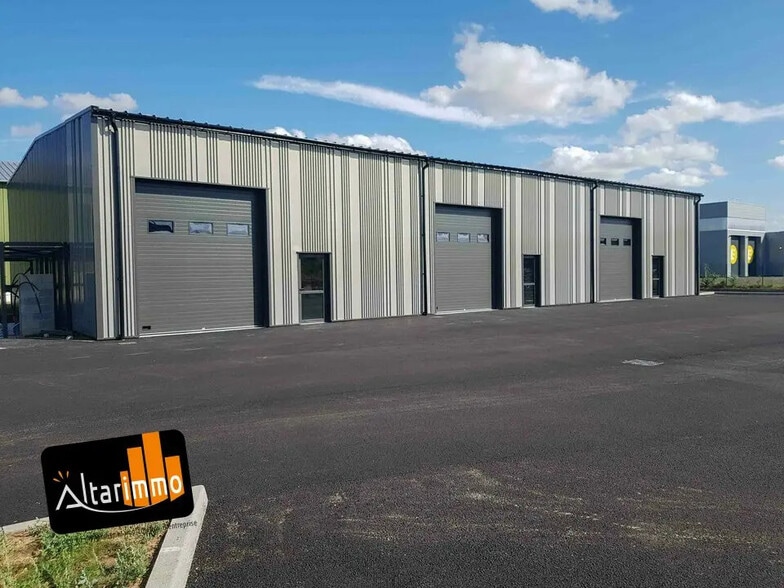 Flex in Vernouillet for lease - Building Photo - Image 1 of 4