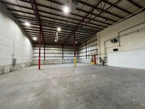 4156 Danvers Ct SE, Grand Rapids, MI for lease Interior Photo- Image 2 of 5