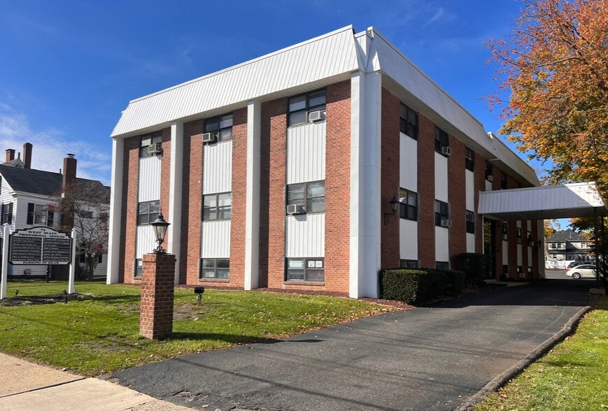 71 W Main St, Freehold, NJ for lease - Building Photo - Image 3 of 12