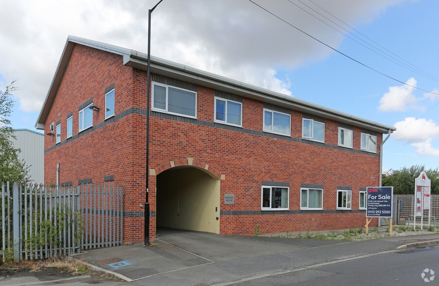 Redwall Clos, Dinnington for sale - Primary Photo - Image 1 of 1