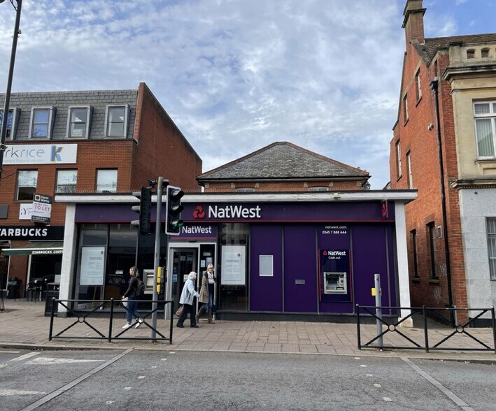 176 Fleet Rd, Fleet for sale - Primary Photo - Image 1 of 1