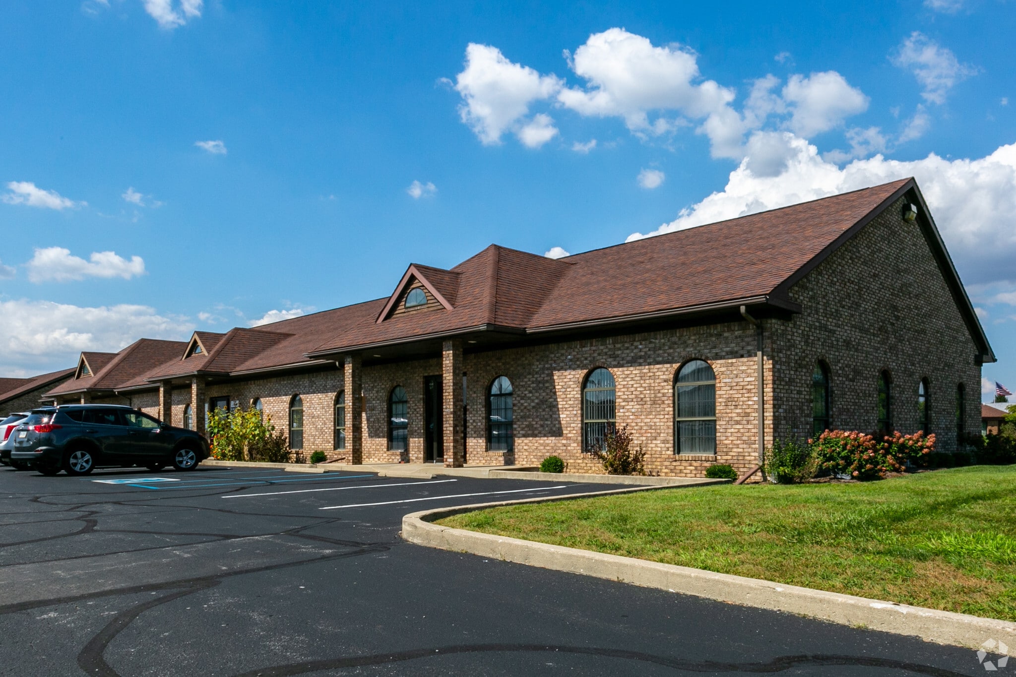 3621 N Everbrook Ln, Muncie, IN for lease Primary Photo- Image 1 of 6