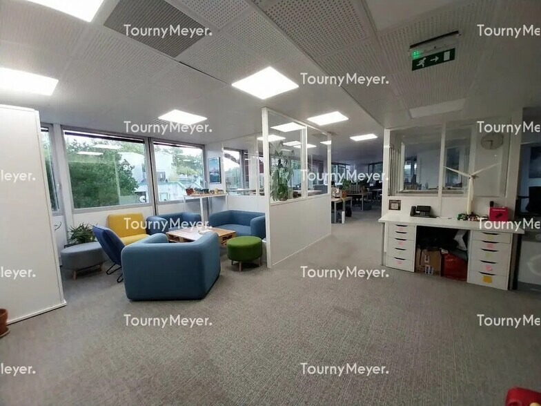 Office in Toulouse for lease - Building Photo - Image 2 of 12