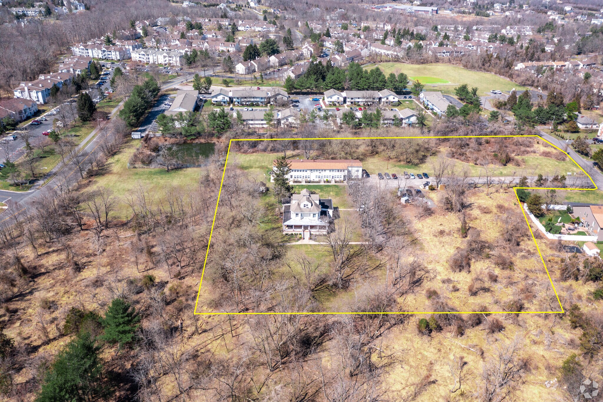 18 Delar Pky, Franklin Park, NJ 08823 Delar Woods