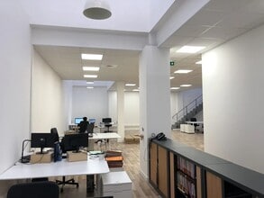 Office in Marseille for lease Interior Photo- Image 2 of 3