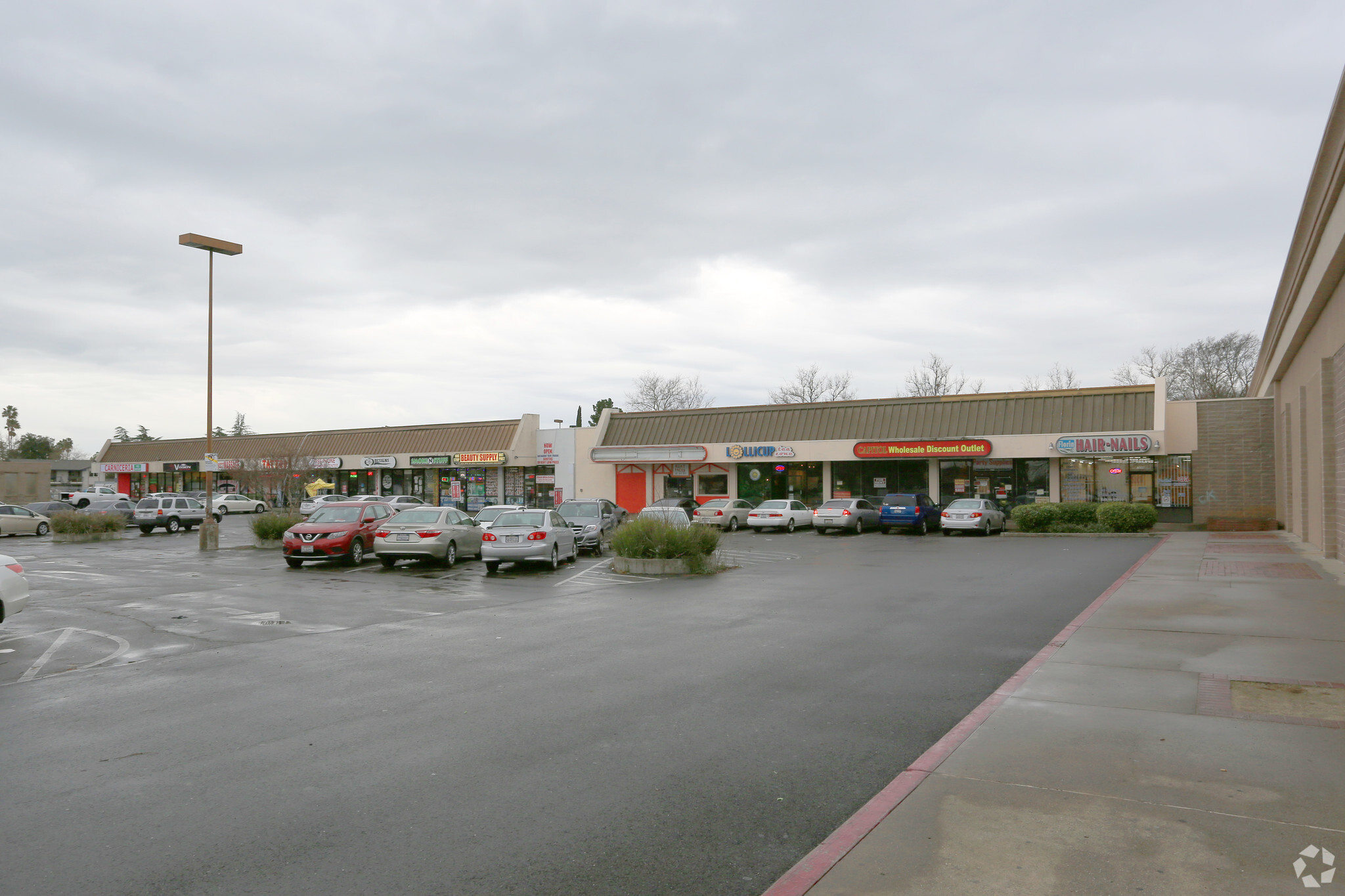 7244-7260 Franklin Blvd, Sacramento, CA for lease Building Photo- Image 1 of 6