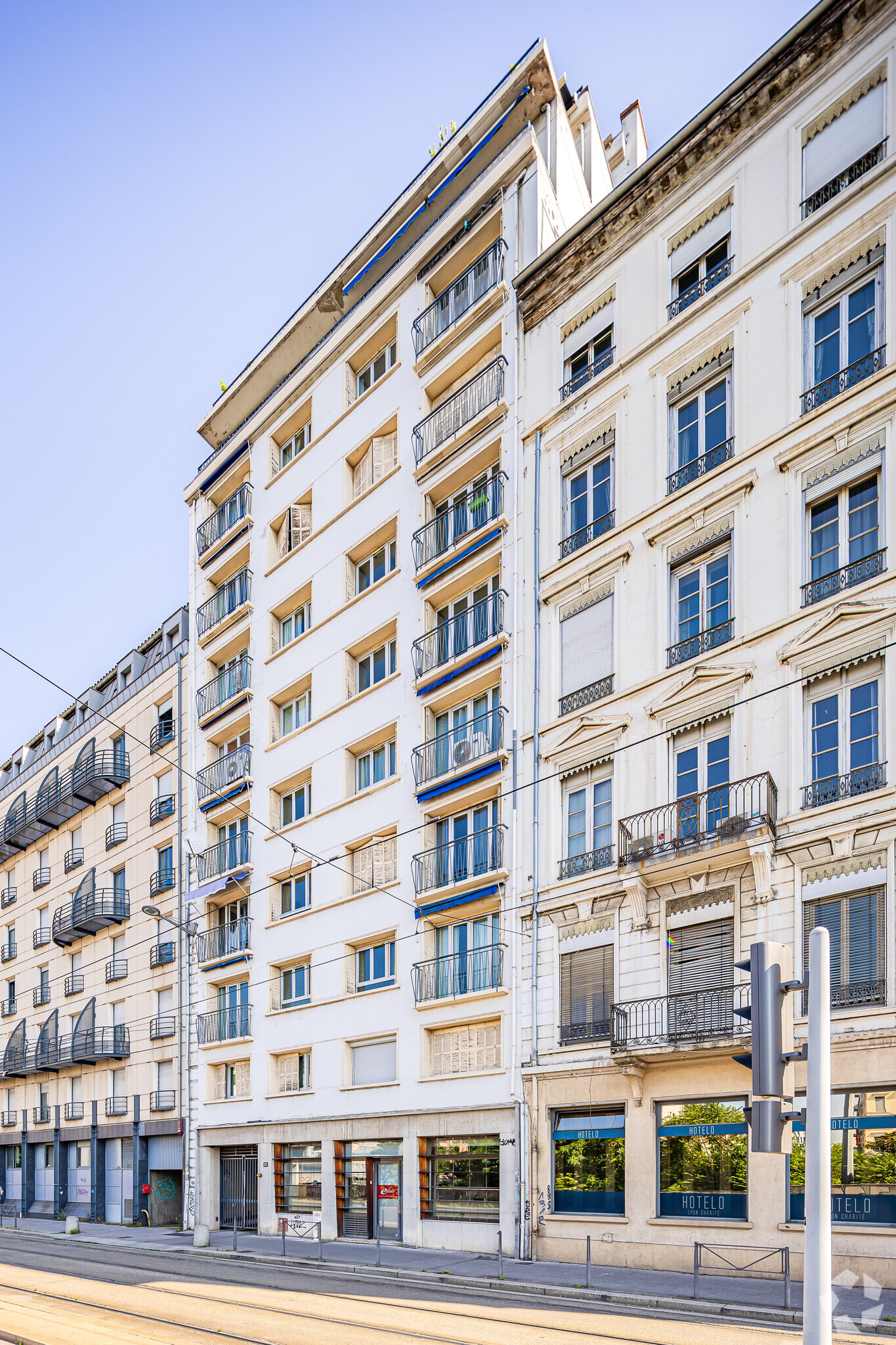 in Lyon for sale Primary Photo- Image 1 of 1