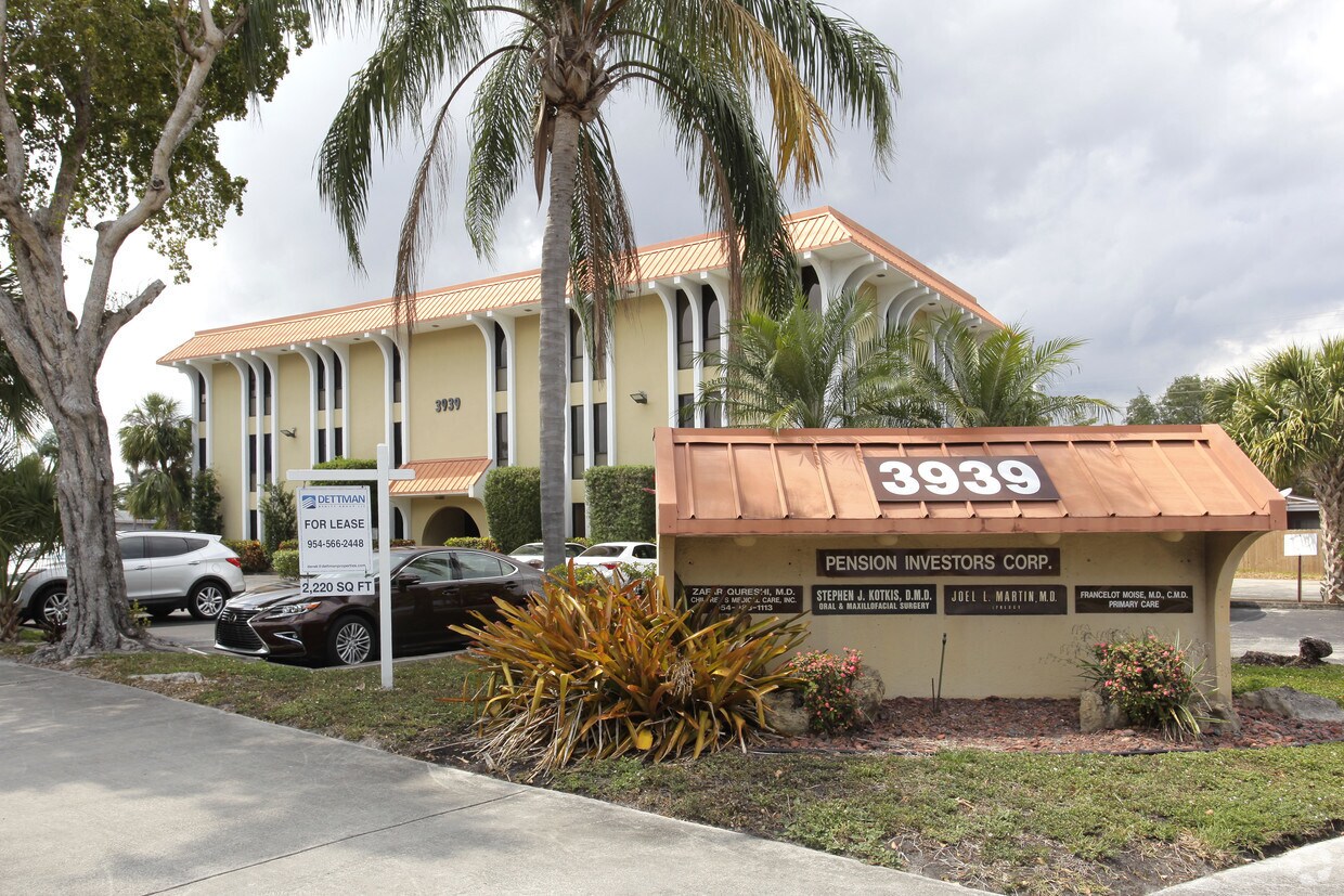 3939 Hollywood Blvd, Hollywood, FL for sale Building Photo- Image 1 of 1