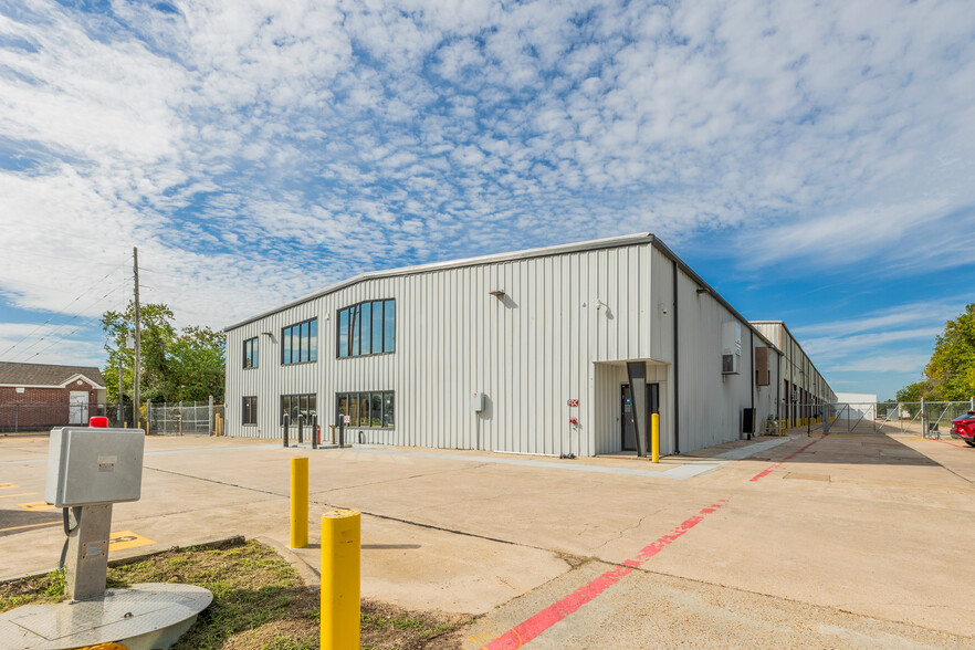 6510 Bourgeois Rd, Houston, TX for lease - Building Photo - Image 3 of 15