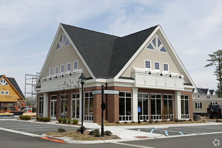 Nelson's Grant Marketplace portfolio of 3 properties for sale on LoopNet.com - Primary Photo - Image 1 of 3