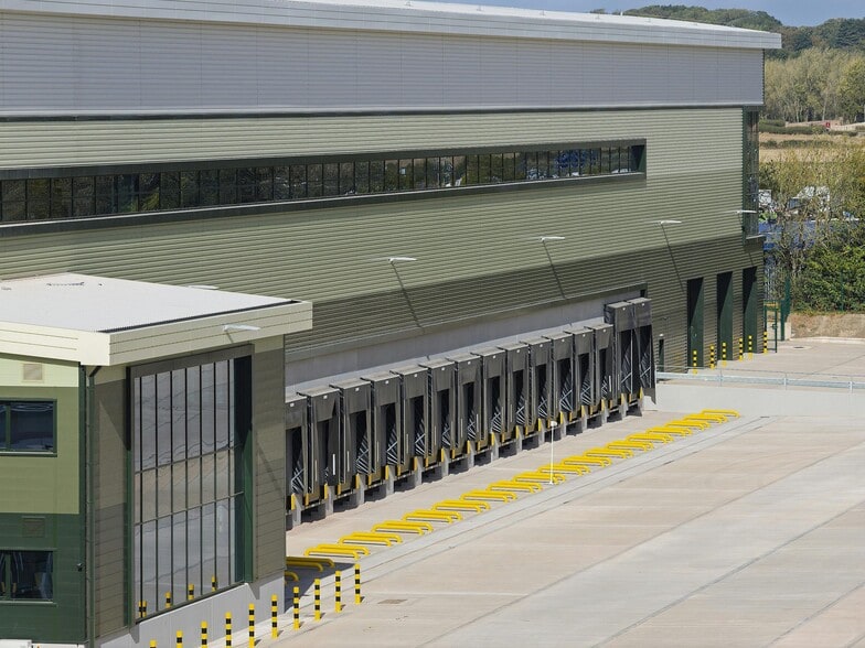 Aveling Way, Worksop for lease - Building Photo - Image 3 of 5