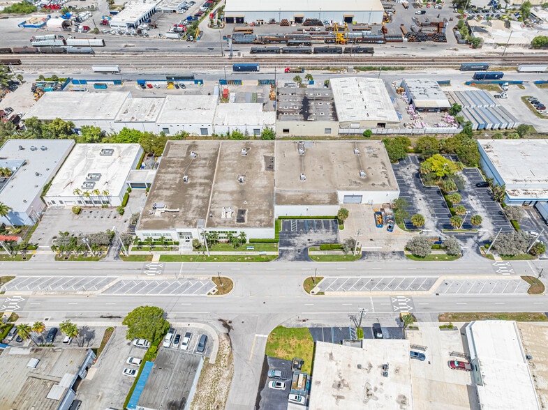 3000 SW 2nd Ave, Fort Lauderdale, FL for sale - Building Photo - Image 2 of 32