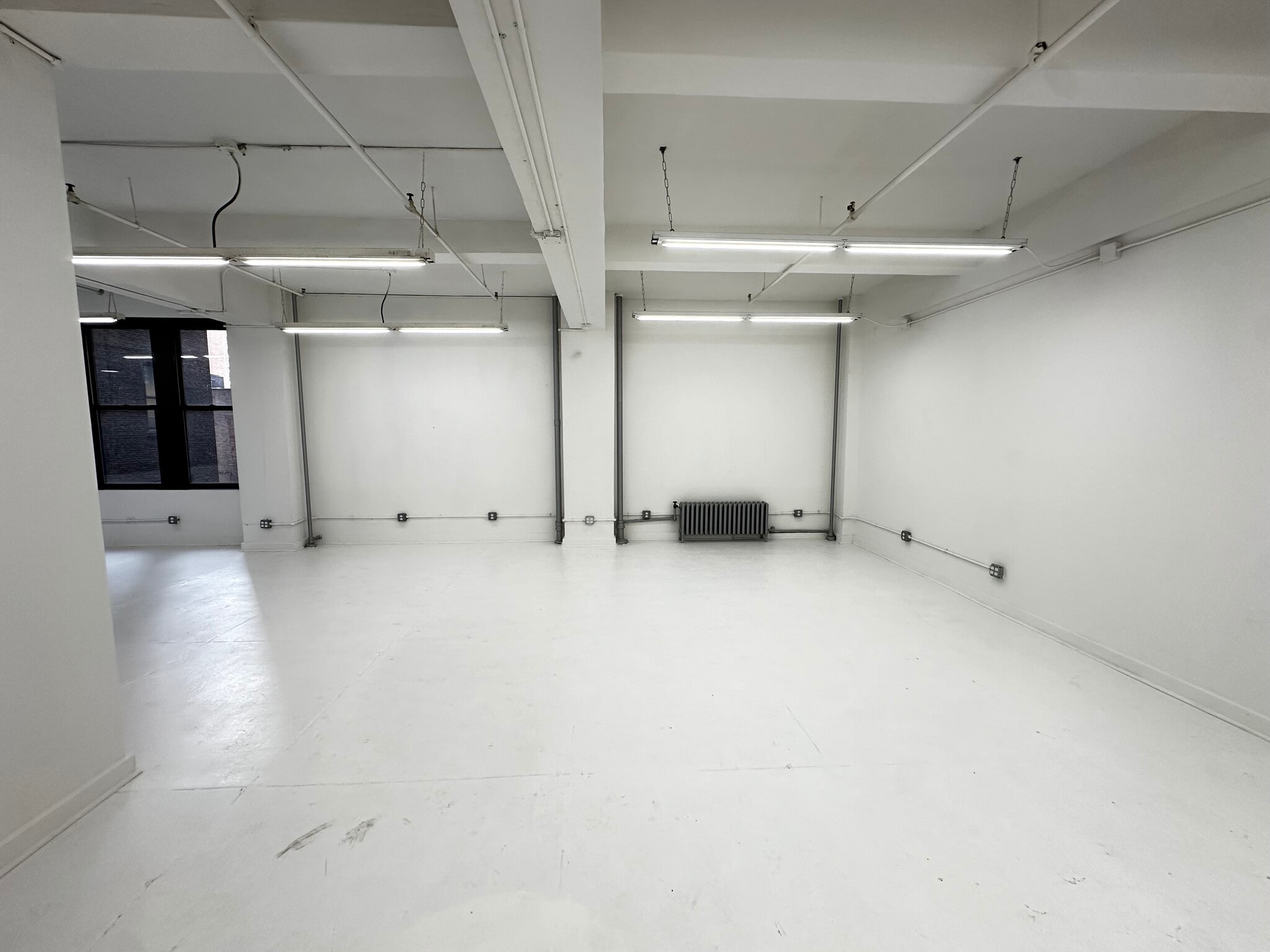 325 W 38th St, New York, NY for lease Building Photo- Image 1 of 6