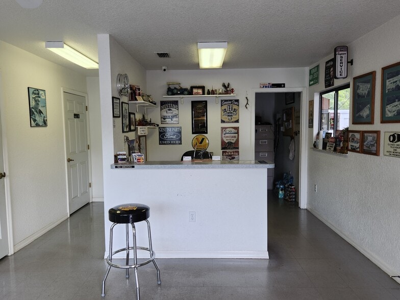 8415 Cortez Blvd, Weeki Wachee, FL for sale - Building Photo - Image 2 of 12