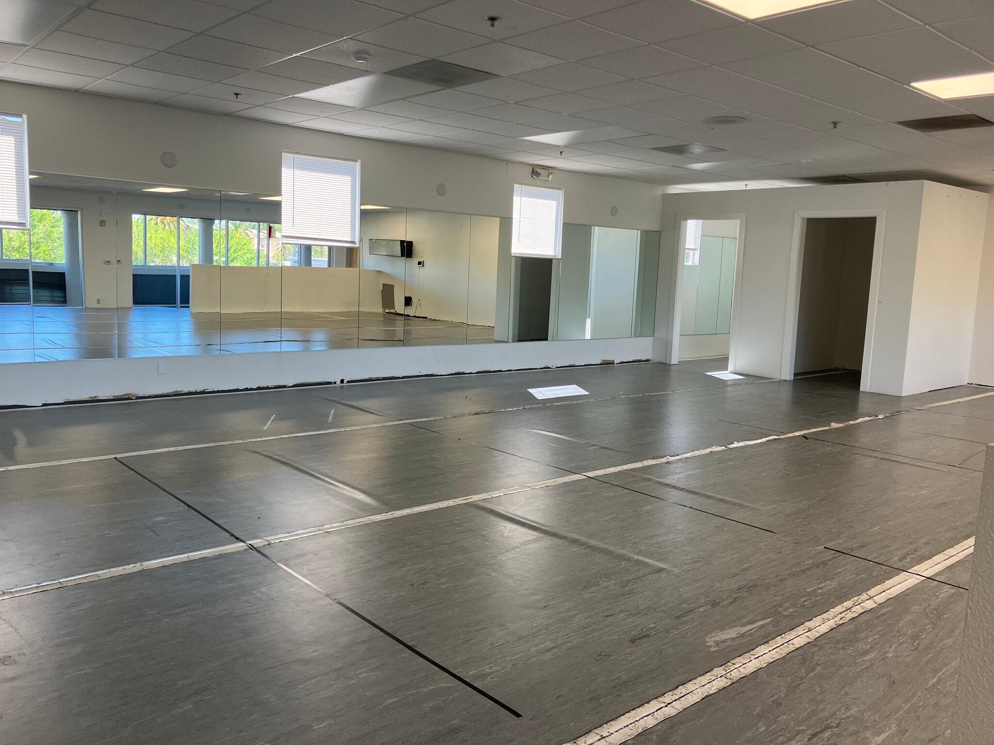 8465 Old Redwood Hwy, Windsor, CA for lease Interior Photo- Image 1 of 5