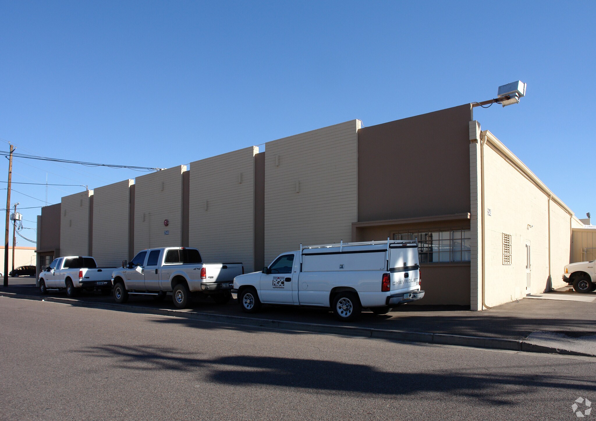 2545 W Holly St, Phoenix, AZ for lease Primary Photo- Image 1 of 7