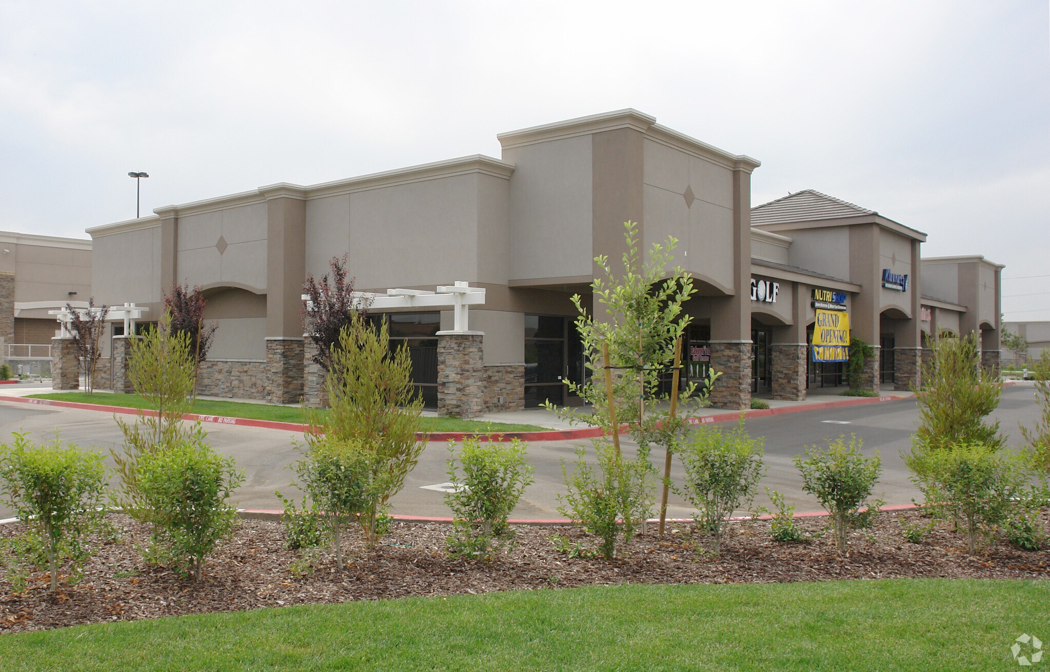 4180 Coffee Rd, Bakersfield, CA 93308 Coffee at Riverlakes Shopping