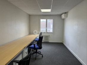Office in Lyon for lease Interior Photo- Image 2 of 6