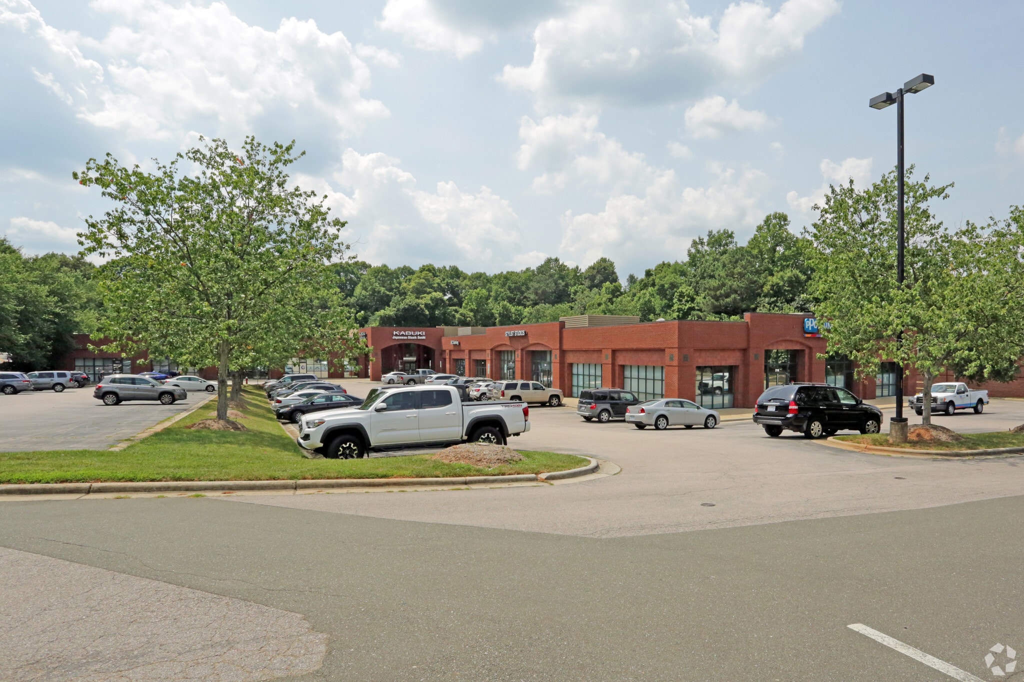 200-280 Nottingham Dr, Cary, NC for lease Primary Photo- Image 1 of 18