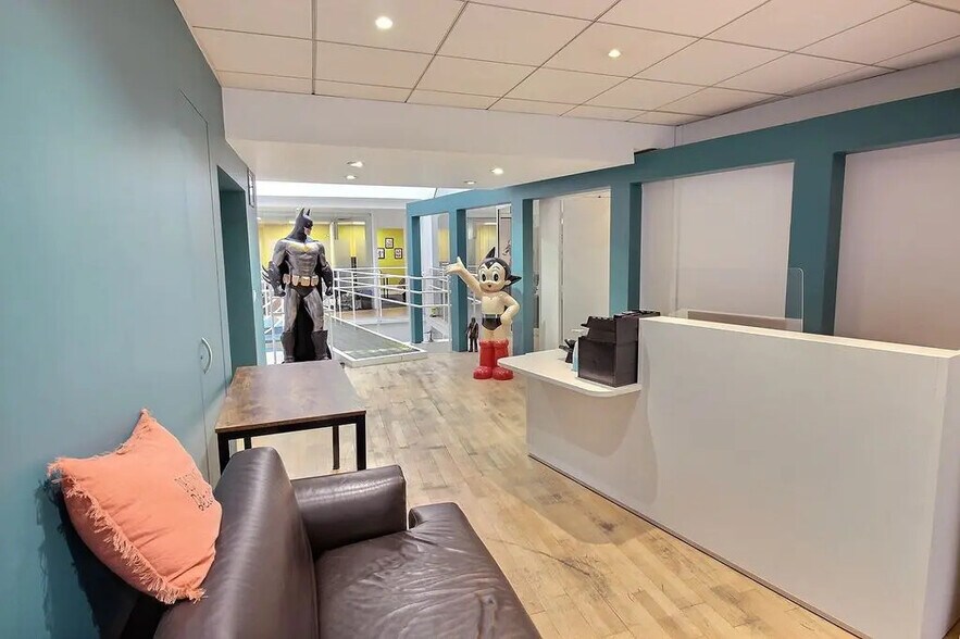 Office in Paris for lease - Interior Photo - Image 2 of 11