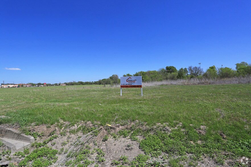 105 Louise Ritter Blvd, Red Oak, TX for sale - Primary Photo - Image 1 of 1