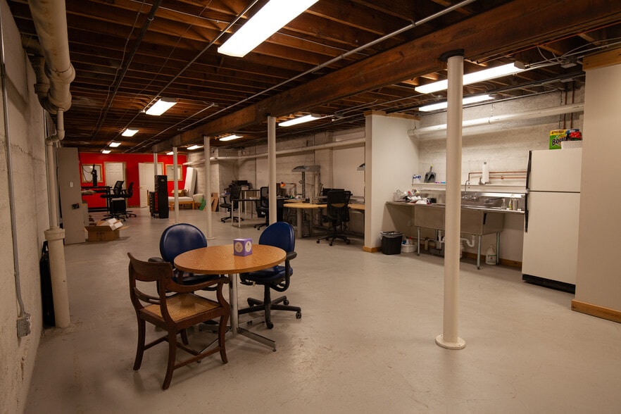 319-323 S Main St, Ann Arbor, MI for lease - Building Photo - Image 3 of 5