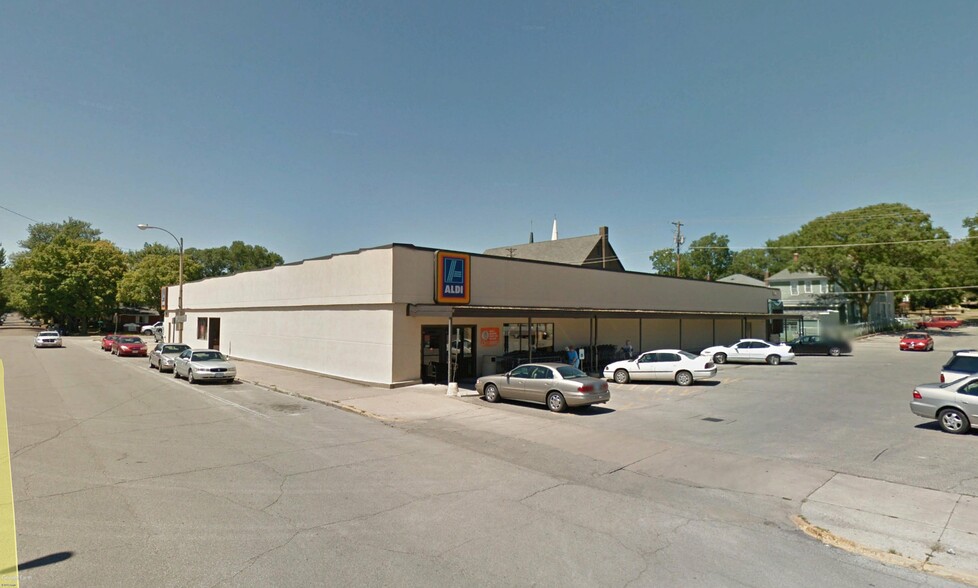 927 1/2 Ave, Fort Madison, IA for lease - Building Photo - Image 1 of 2