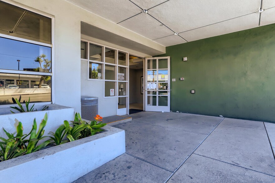 5620 Wilbur Ave, Tarzana, CA for lease - Building Photo - Image 3 of 6