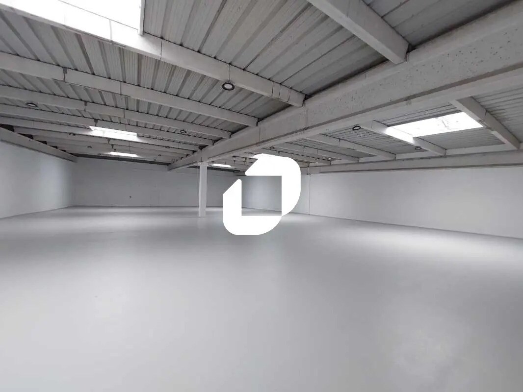 Flex in Coignières for lease Interior Photo- Image 1 of 11