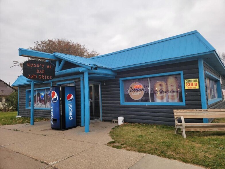 10 N Main St, Altura, MN 55910