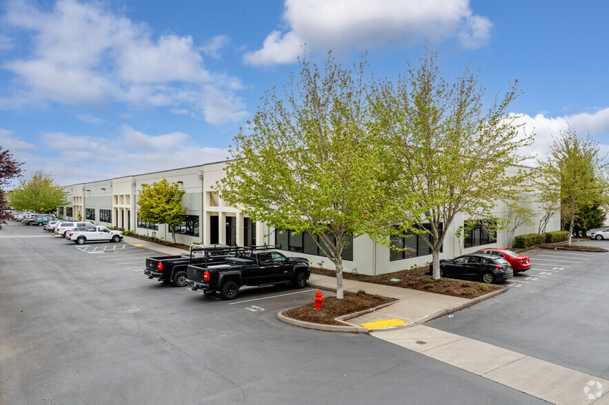 3004-3044 NE 181st Ave, Portland, OR for lease - Primary Photo - Image 1 of 5