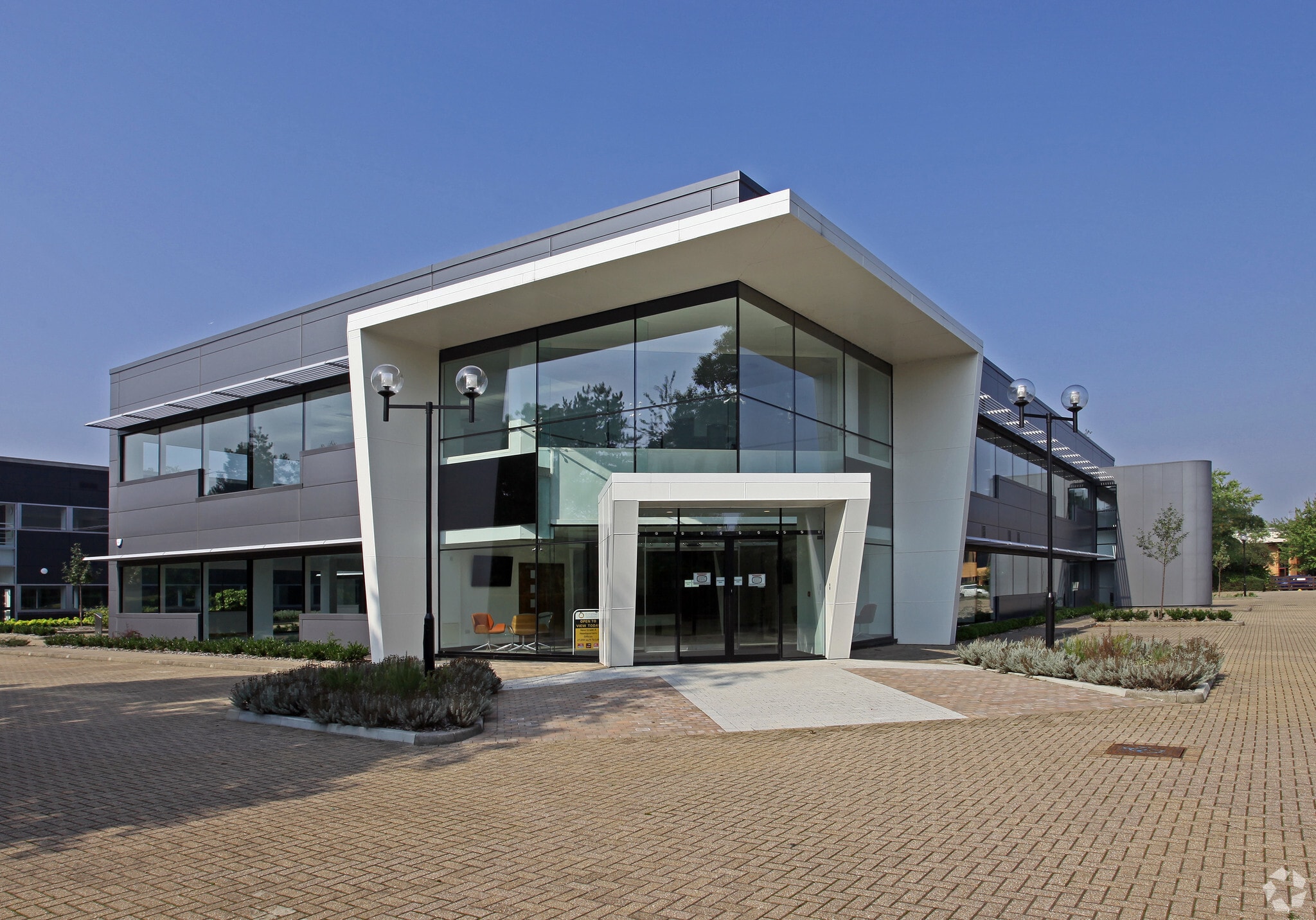 Parkway, Marlow for sale Primary Photo- Image 1 of 1