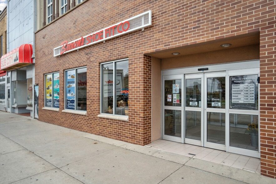 10 E Main St, Marshalltown, IA for sale - Building Photo - Image 3 of 47