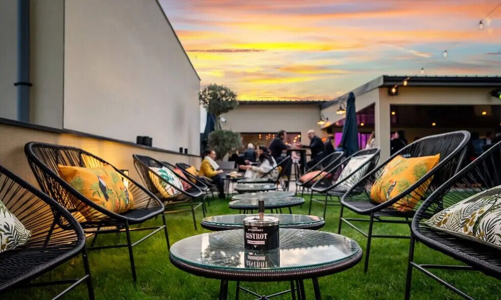 Office in Portes-lès-Valence for sale - Building Photo - Image 2 of 6