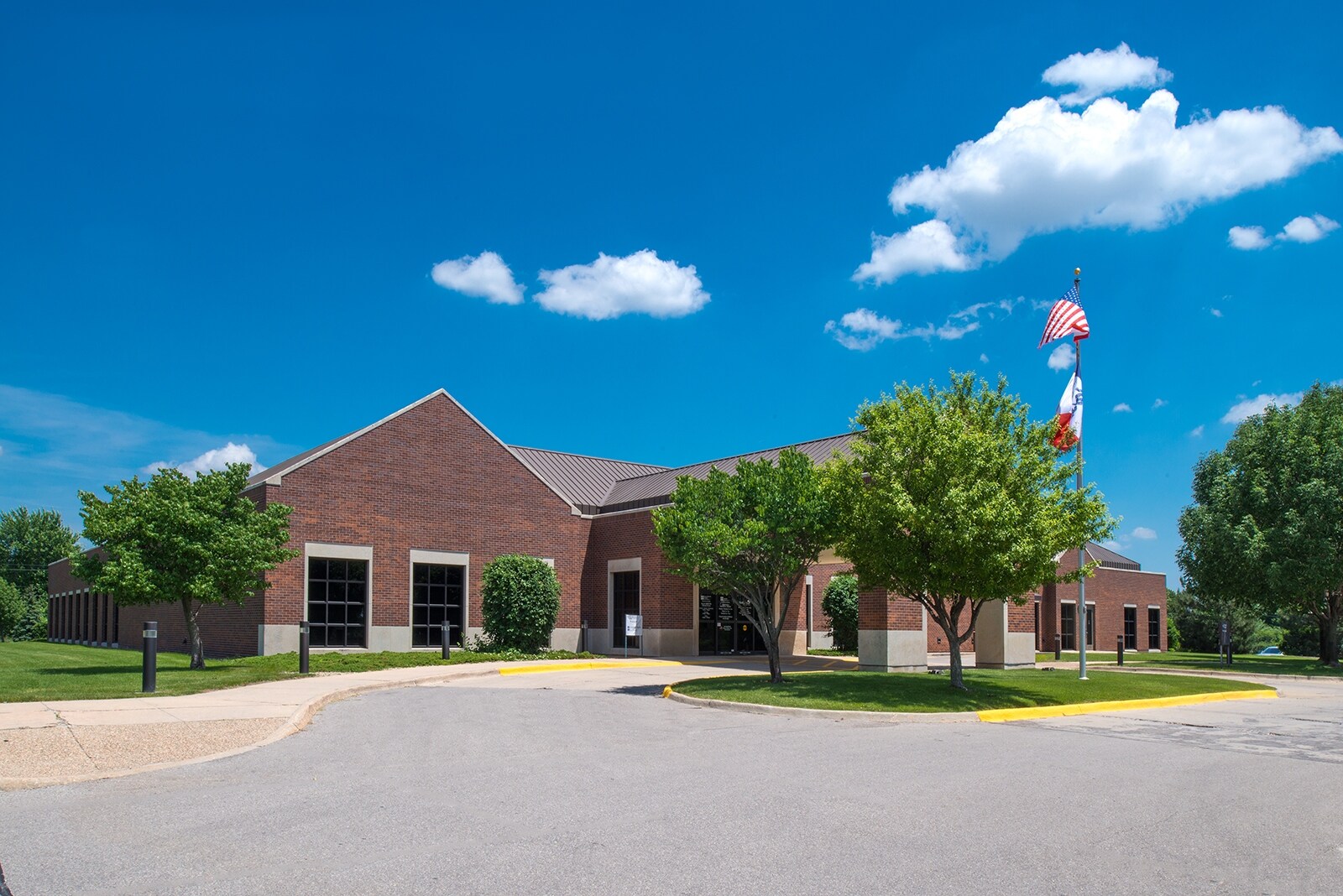 1015 S Hackett St, Waterloo, IA for sale Building Photo- Image 1 of 1