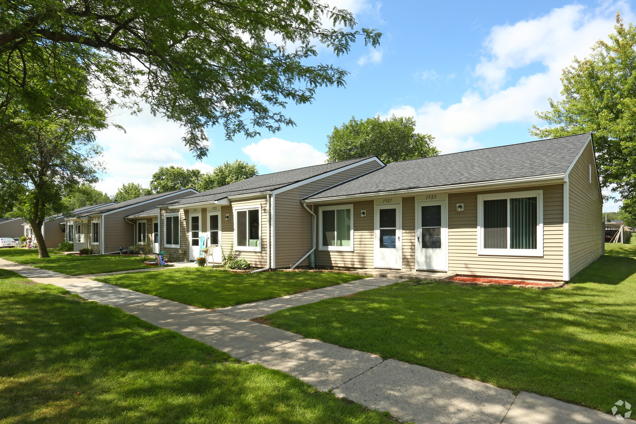 1924 N Villa Ct, Essexville, MI for sale Primary Photo- Image 1 of 1